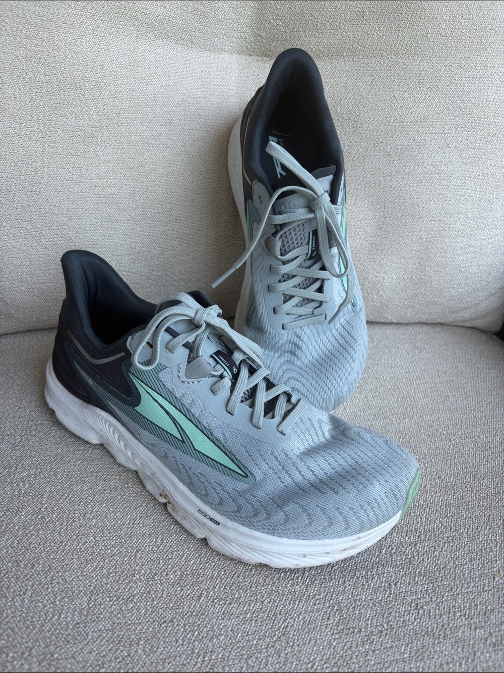 Do NOT Buy. Altra Torin 6 Running Shoes. Size 8.5